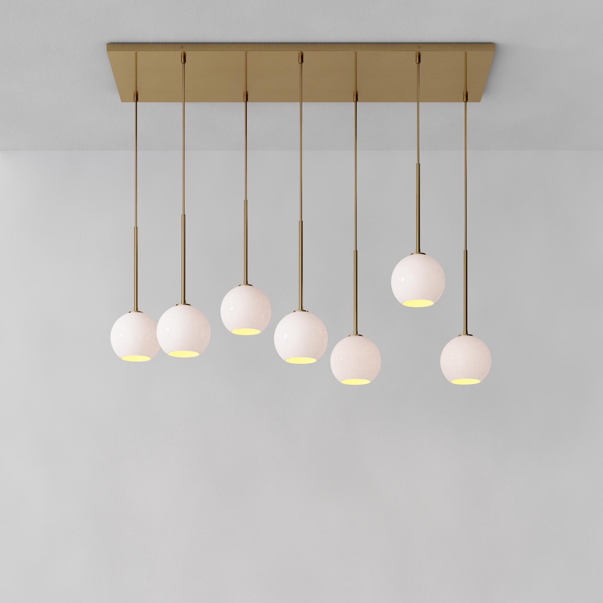Selvion Contemporary 7-Light Globe Chandelier – Ambient Lighting for Hotel Lobbies or Homes