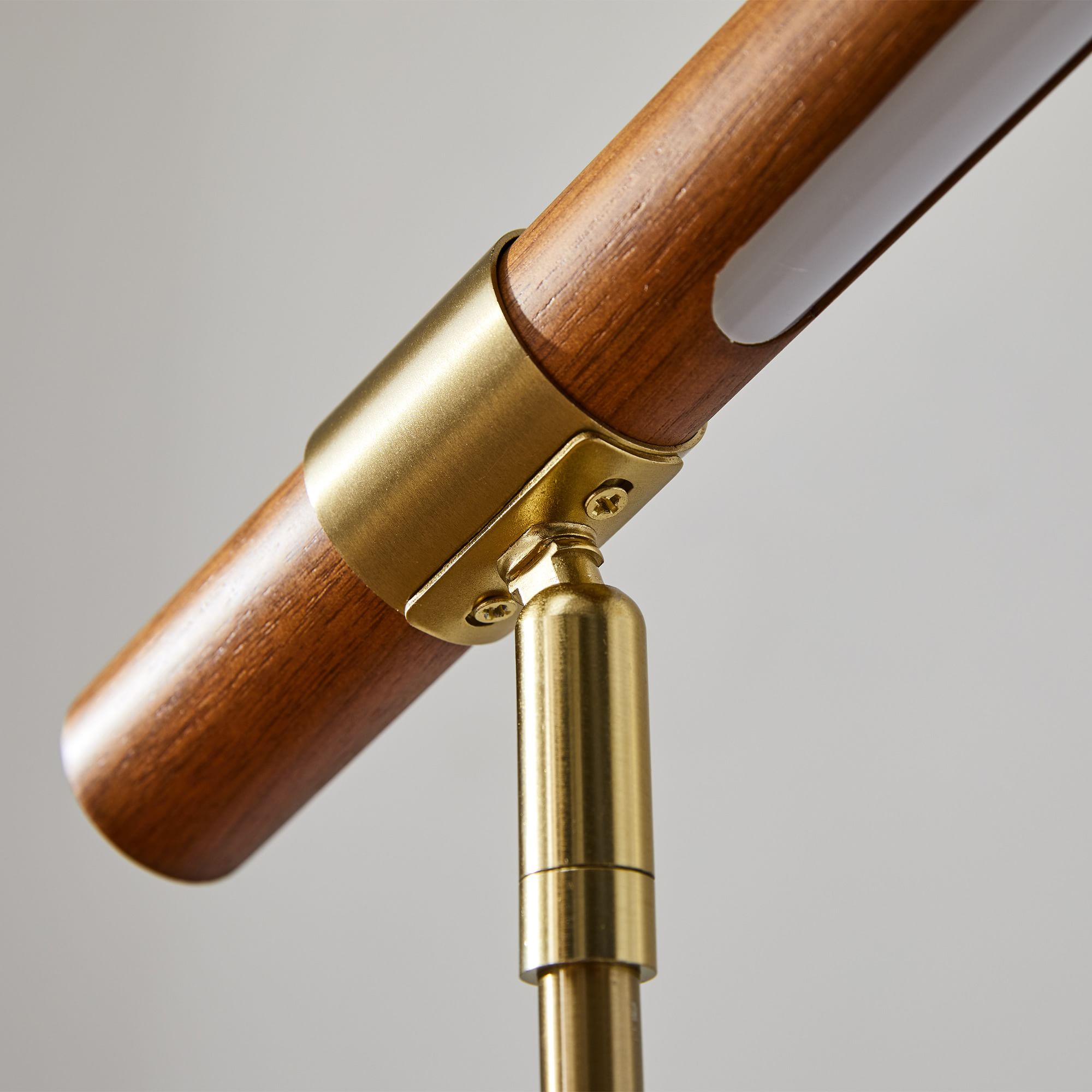 Moss Modern Linear Wood LED Table Lamp – Adjustable Swivel, USB Charging