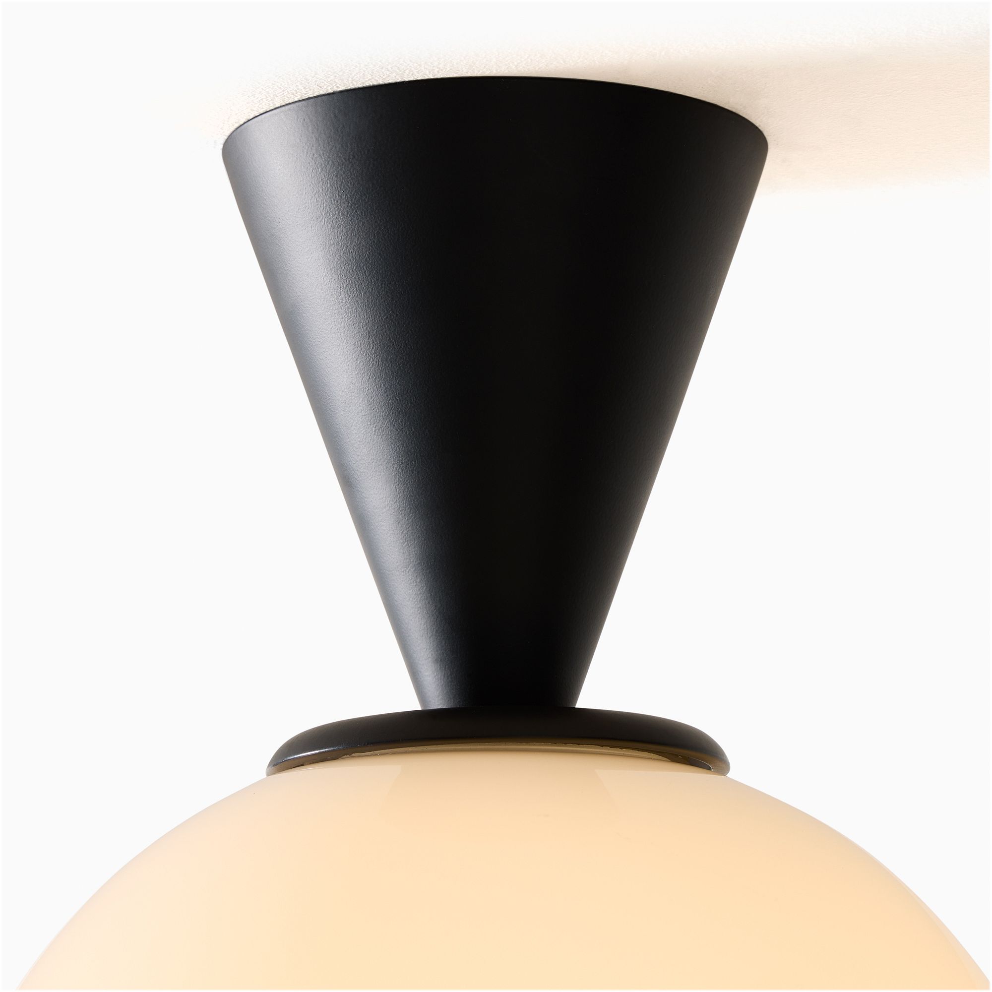 Ulvara Contemporary Round Ceiling Light – Sleek Flush Mount Fixture for Modern Interiors