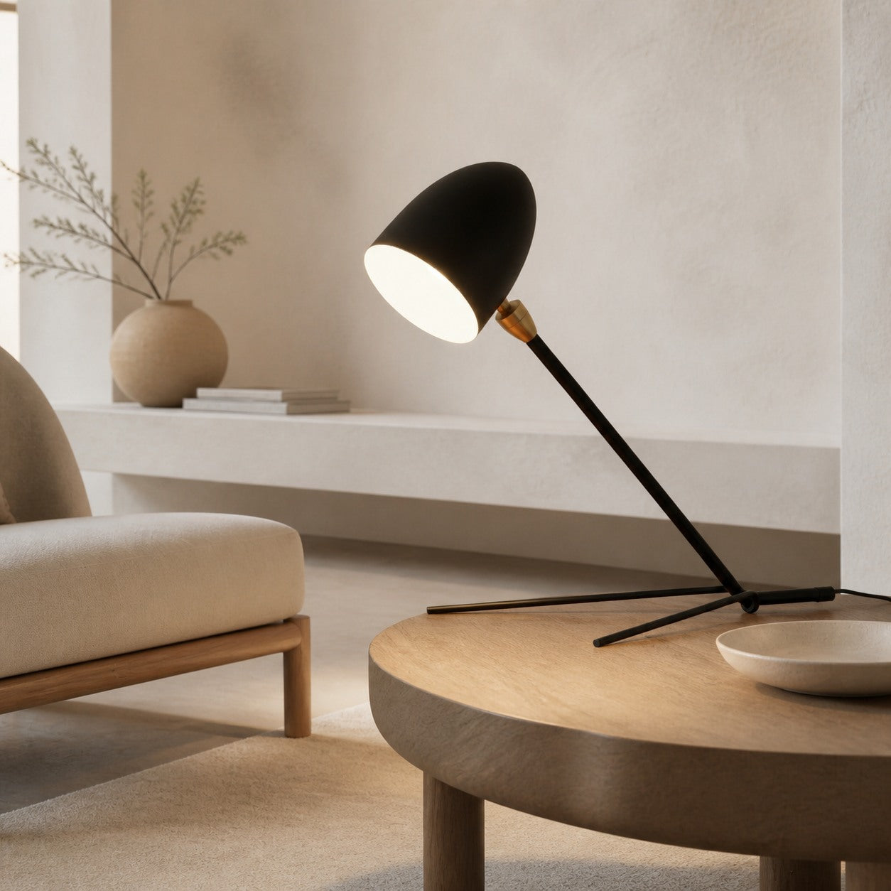 Solavo Modern Tripod Table Lamp with Metal Materials for Living Room