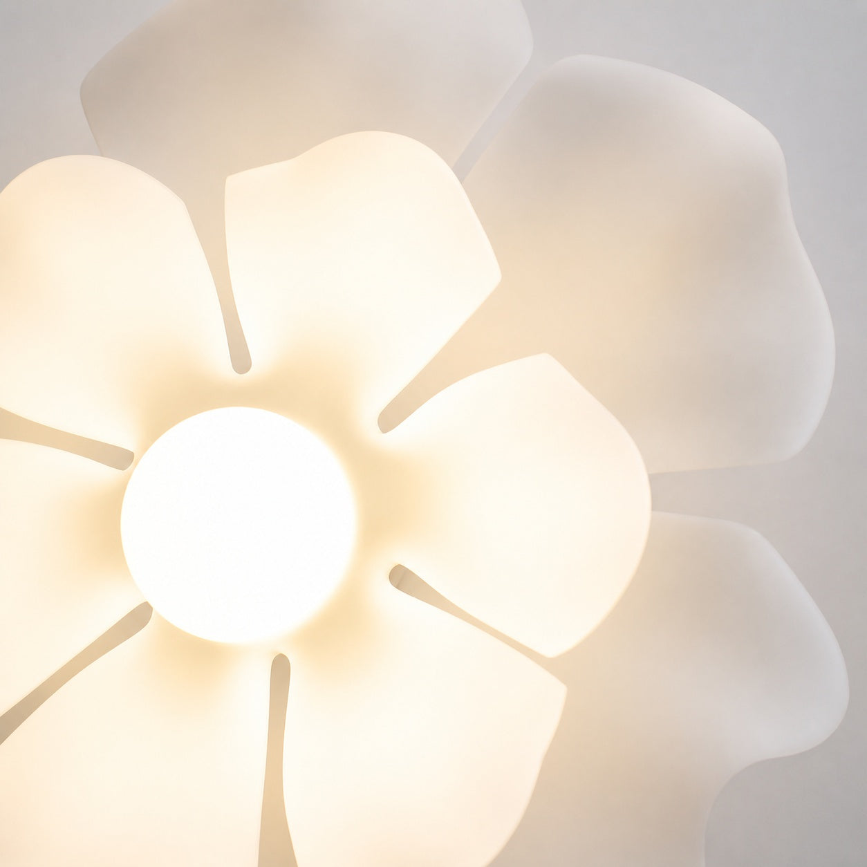 Blossenari Nordic Flower Design Pendant Lamp – Sculptural Floral Ceiling Light for Living Room N34