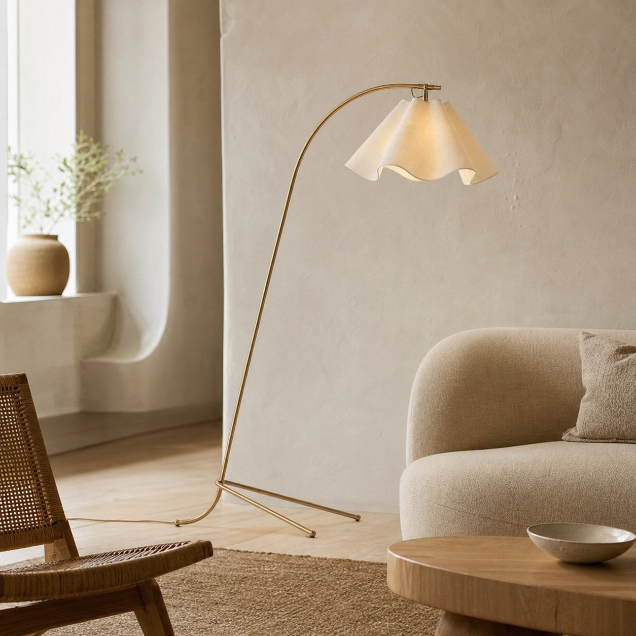 Oslan Scalloped Shade Floor Lamp - Modern Lighting with Arched Base