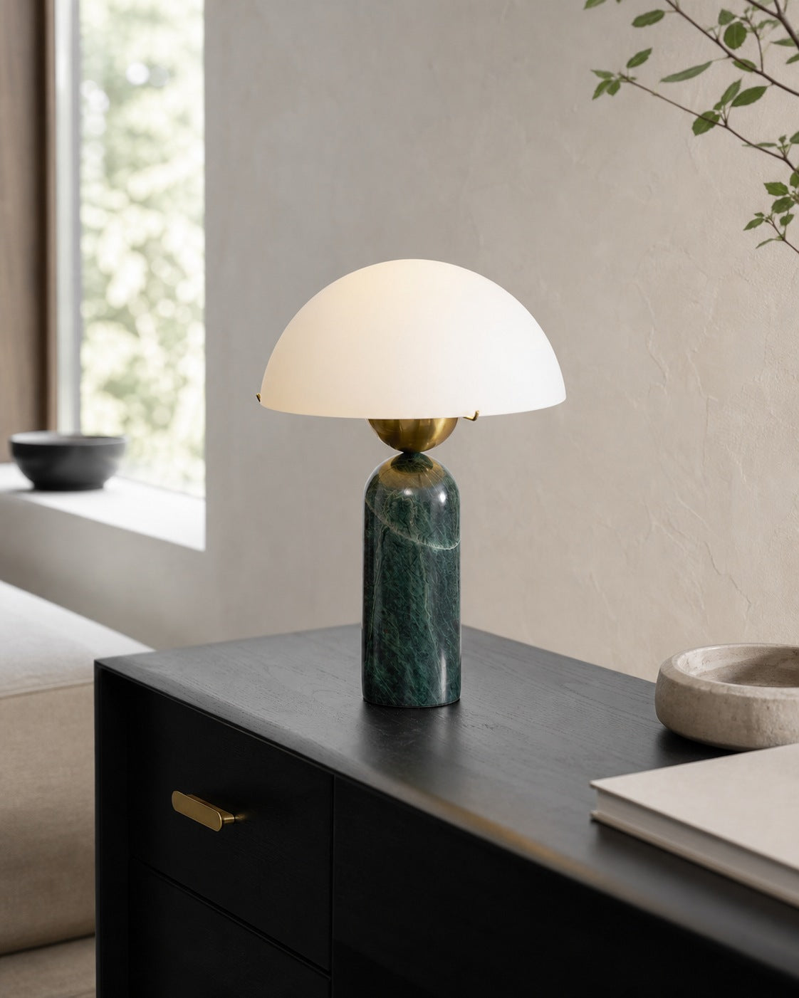 Peono Alabaster Table Lamp