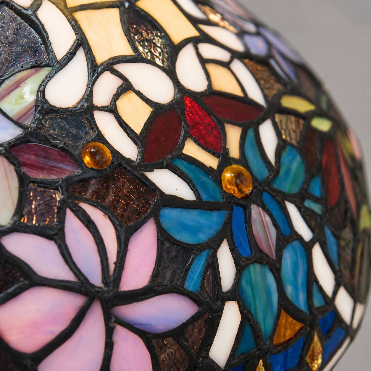 TF Sullivan Tiffany Table Lamp - Floral Stained Glass Design for Bedroom or Living Room
