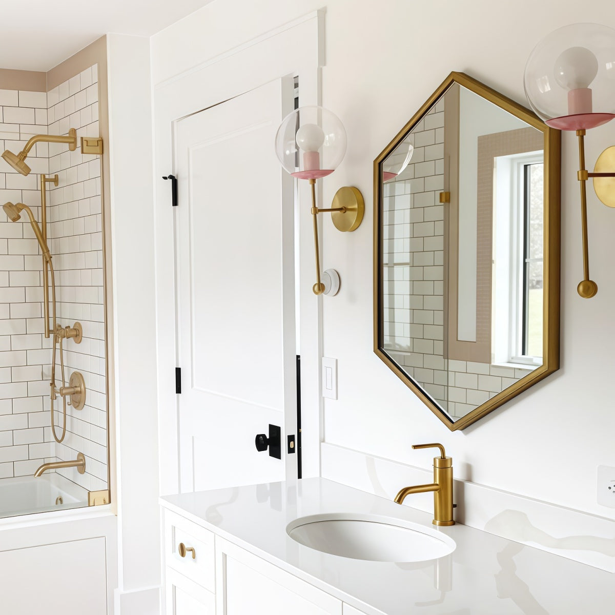 Modern Adjustable Wall Sconce - Brass & Glass Accent for Home Lighting