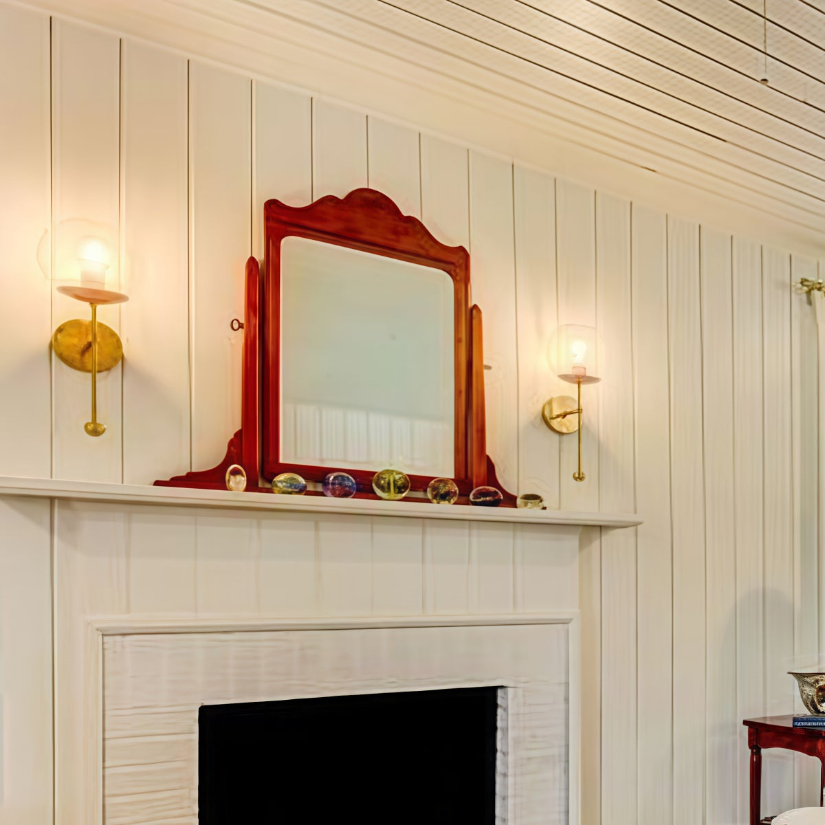 Modern Adjustable Wall Sconce - Brass & Glass Accent for Home Lighting