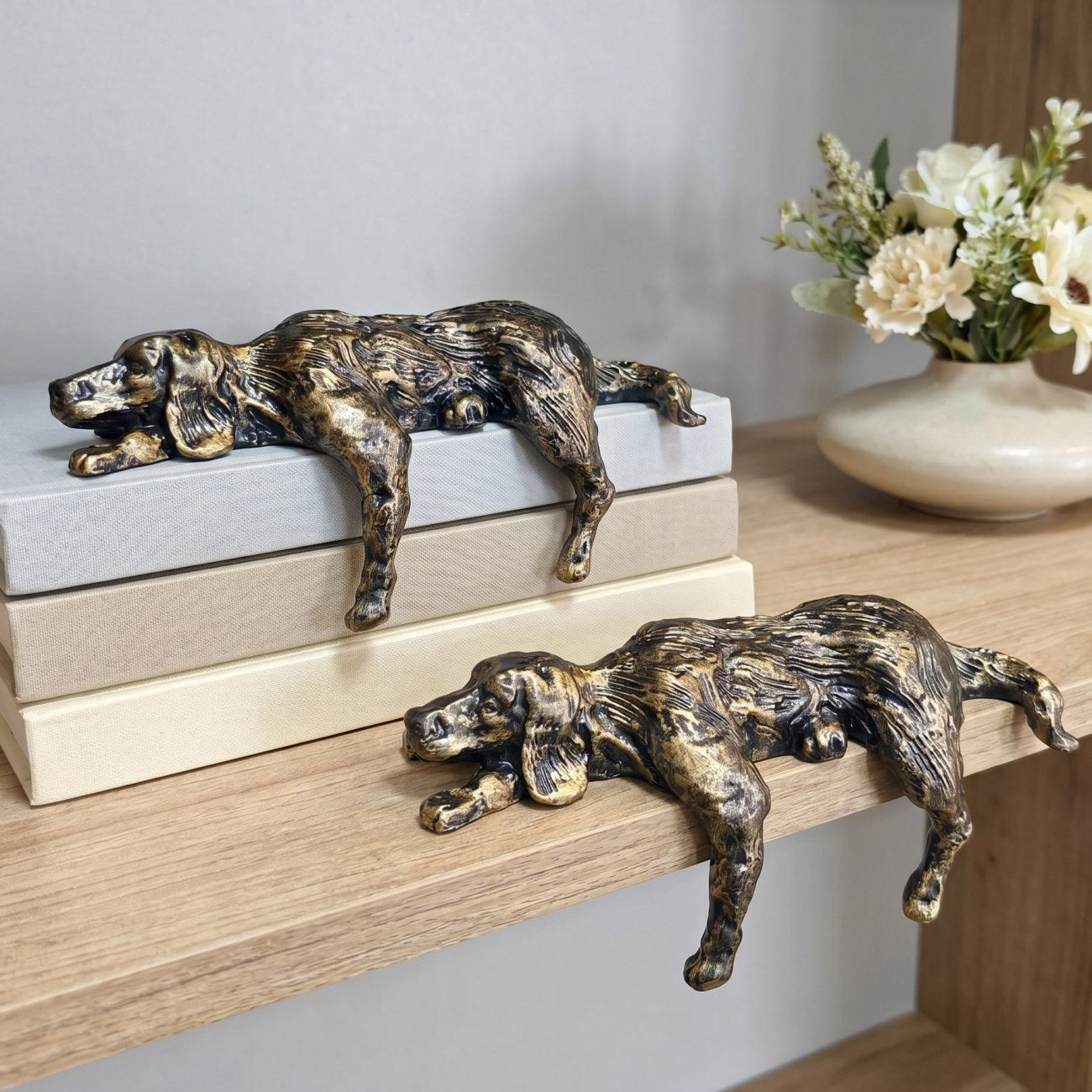 Floxo Geometric Dog Sculpture Modern Decor - Minimalist Iron Art for Desk