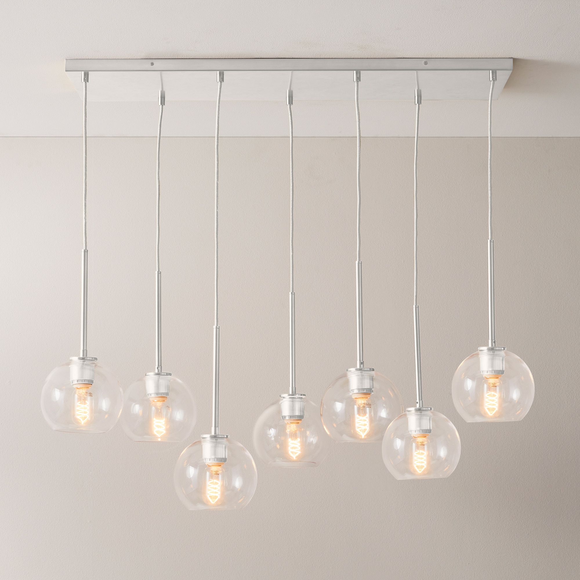 Selvion Contemporary 7-Light Globe Chandelier – Ambient Lighting for Hotel Lobbies or Homes