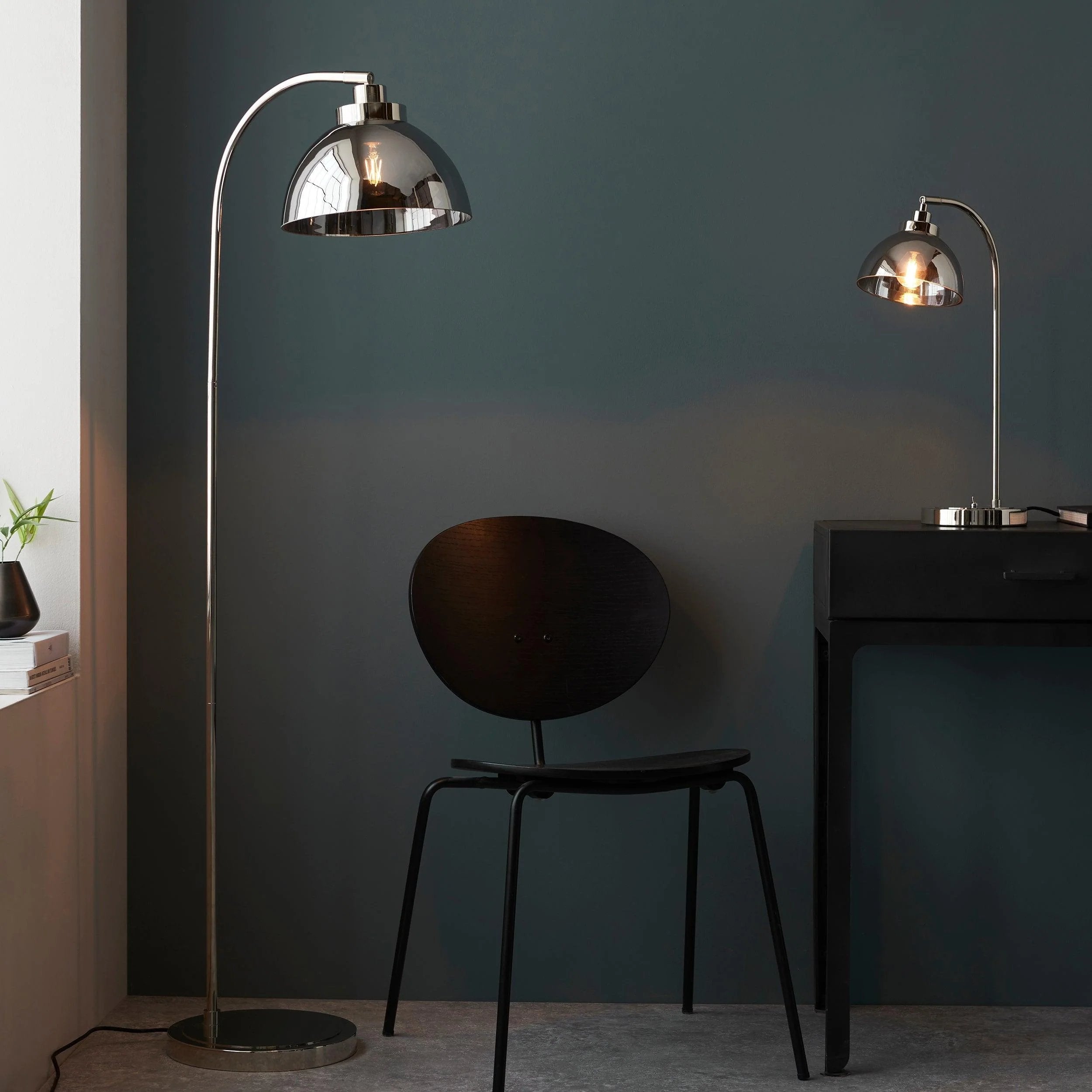 Shimmera Style Floor Lamp – Sleek Contemporary Illumination for Residential & Boutique Spaces