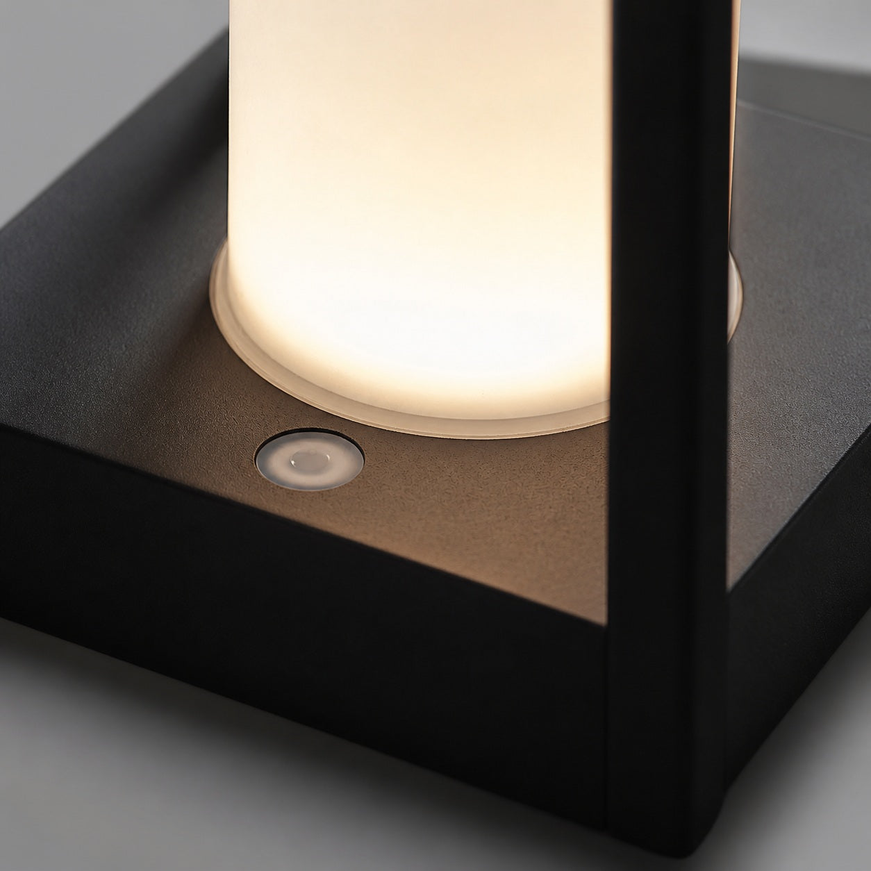 Ambulux Outdoor Portable Lamp - Compact Lantern Aesthetic for Camping or Dining