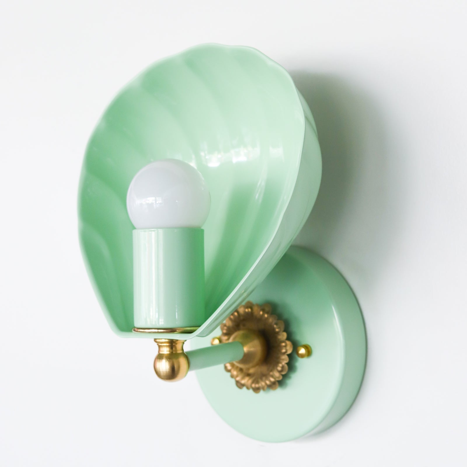Shell Shape Wall Sconce - Brass Accents Steel Light for Eclectic Decor