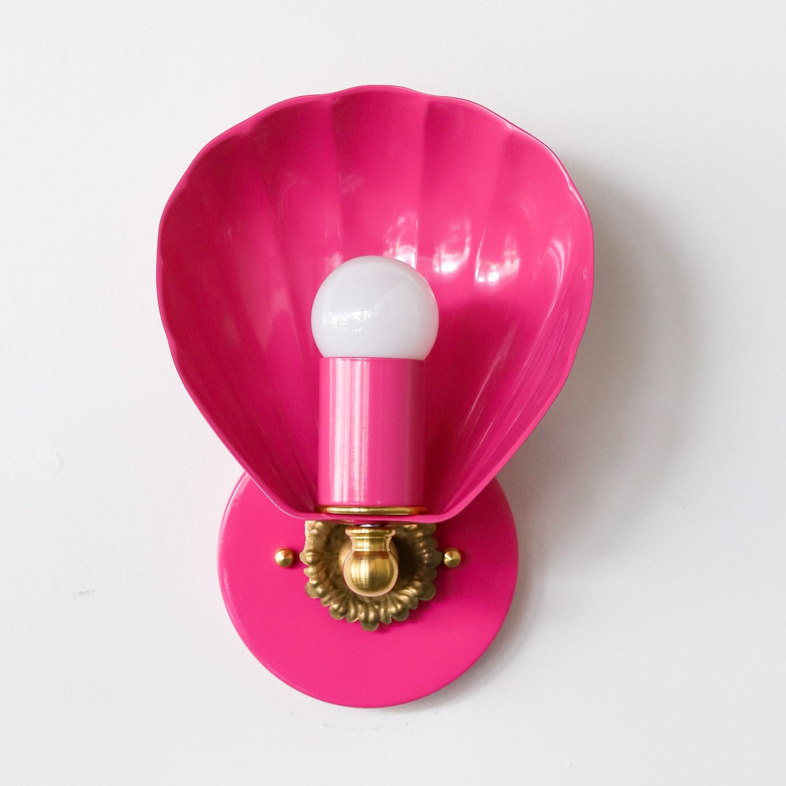 Shell Shape Wall Sconce - Brass Accents Steel Light for Eclectic Decor