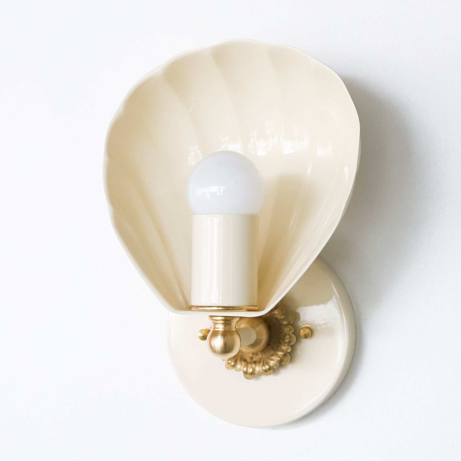 Shell Shape Wall Sconce - Brass Accents Steel Light for Eclectic Decor