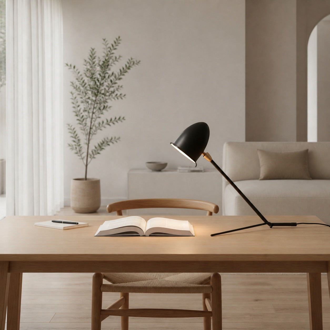 Solavo Modern Tripod Table Lamp with Metal Materials for Living Room