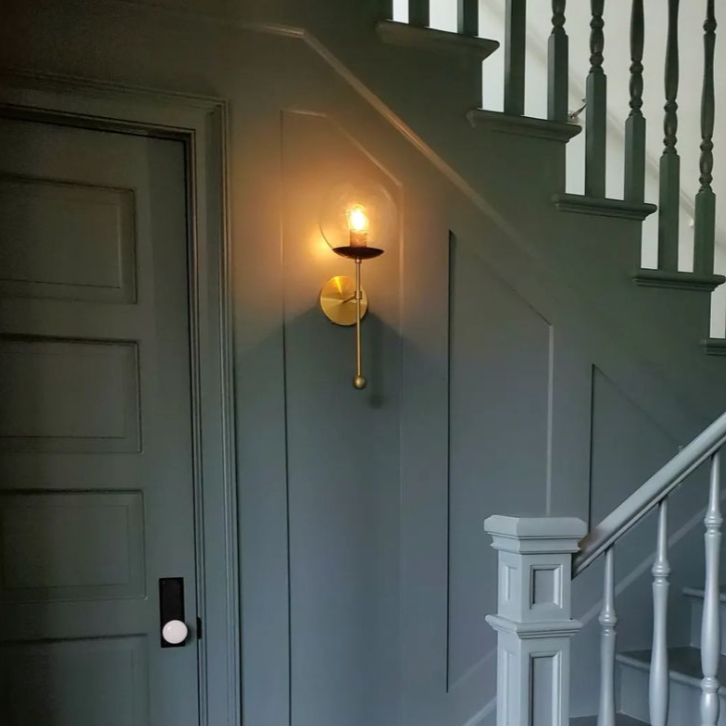 Modern Adjustable Wall Sconce - Brass & Glass Accent for Home Lighting