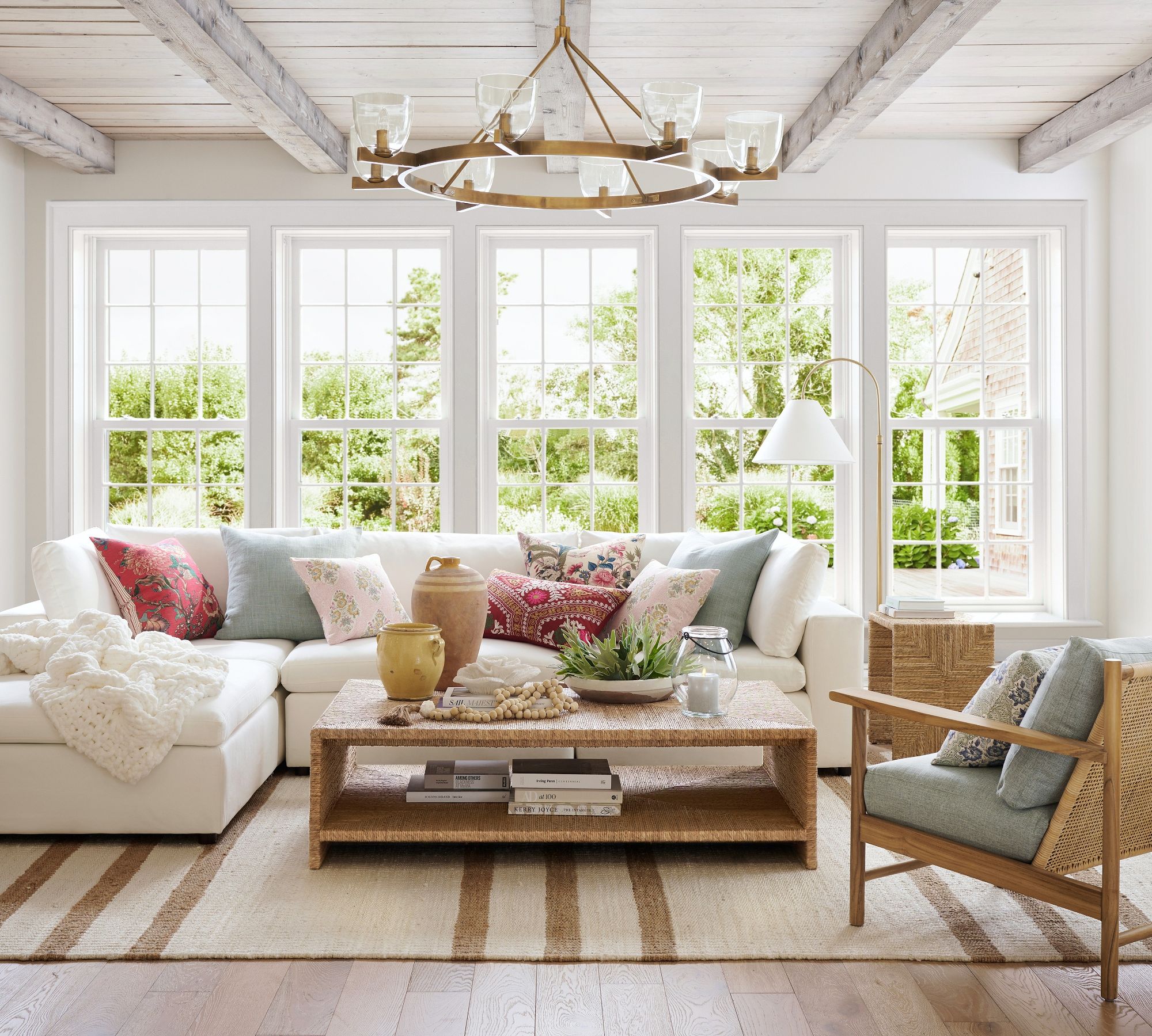 Auria Hand-blown Glass Metal Chandelier - Contemporary Brass Design