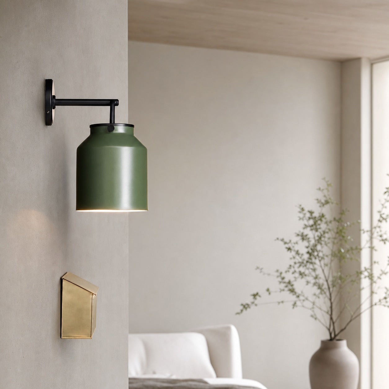Hanton Minimalist Outdoor Wall Light - Matte Metal Industrial Sconce for Modern Spaces