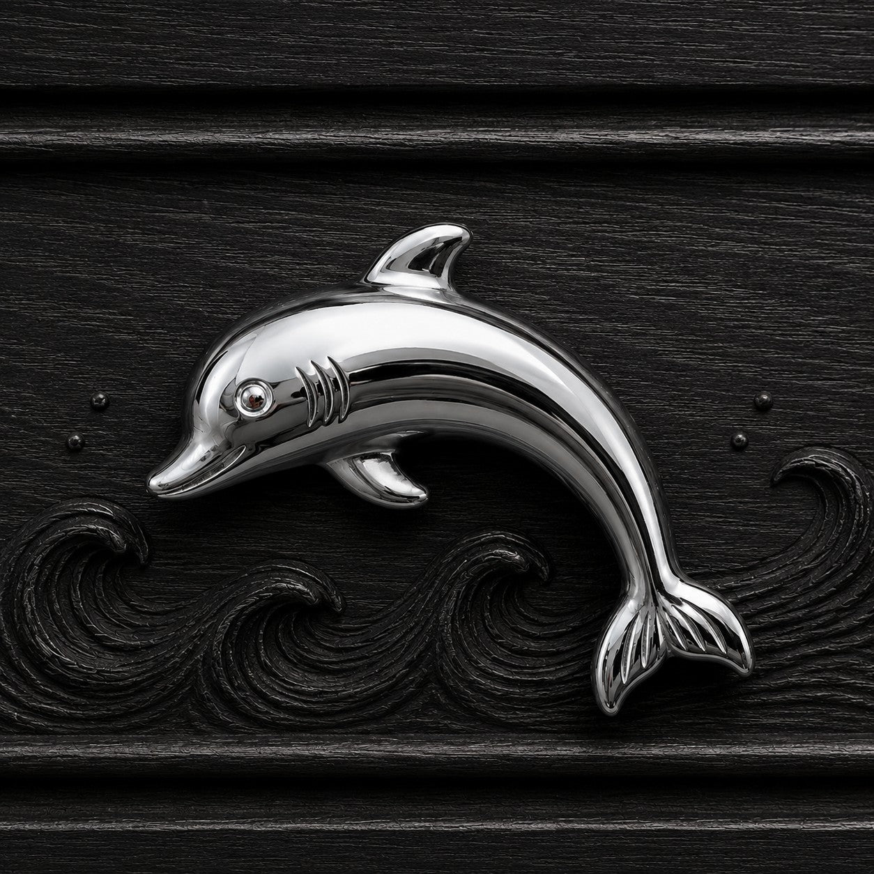 Totem dolphin cabinet handle in chrome