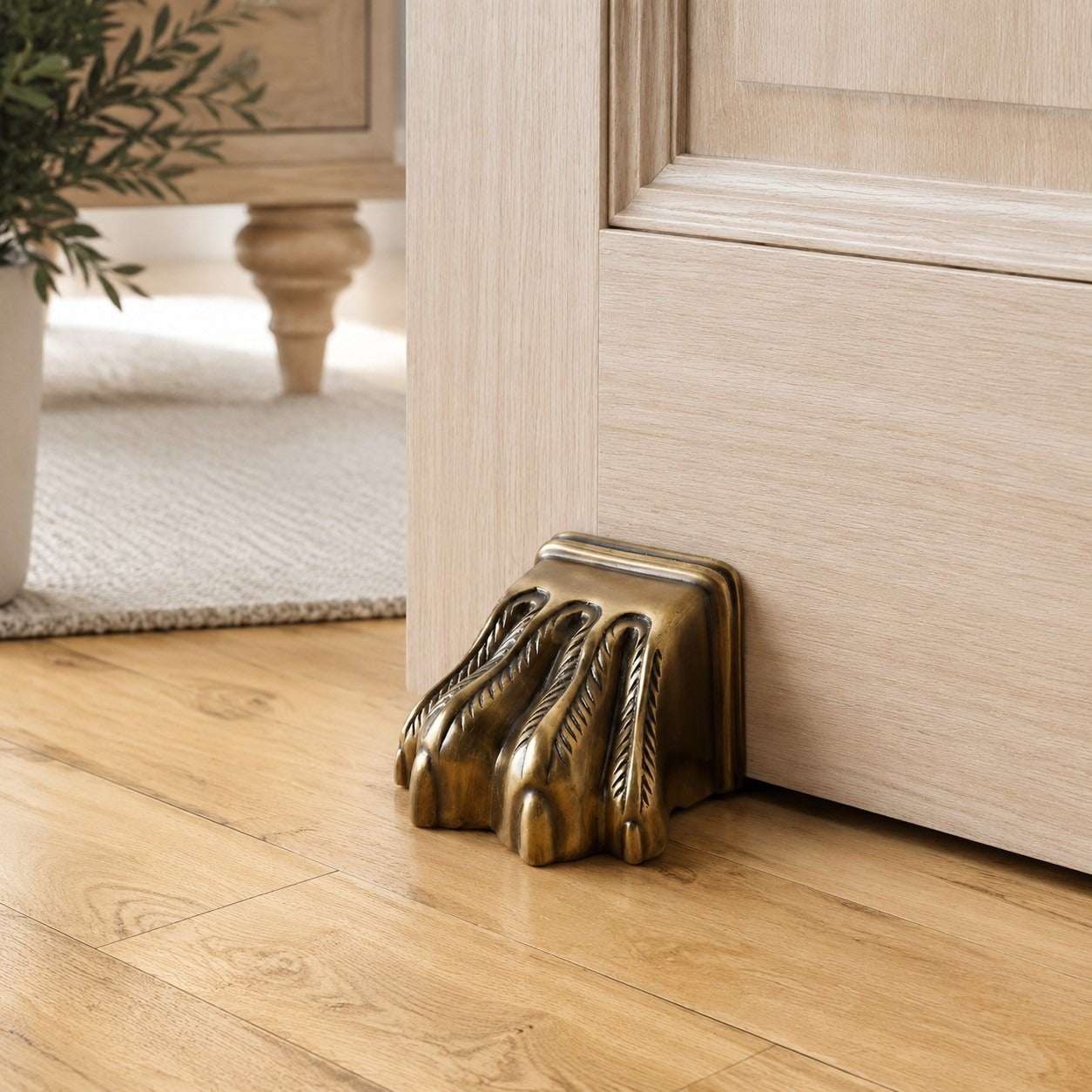 Guardian door stopper scene 3