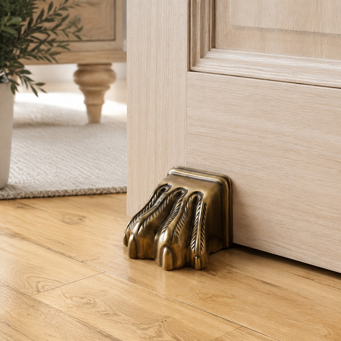 Guardian door stopper scene 3