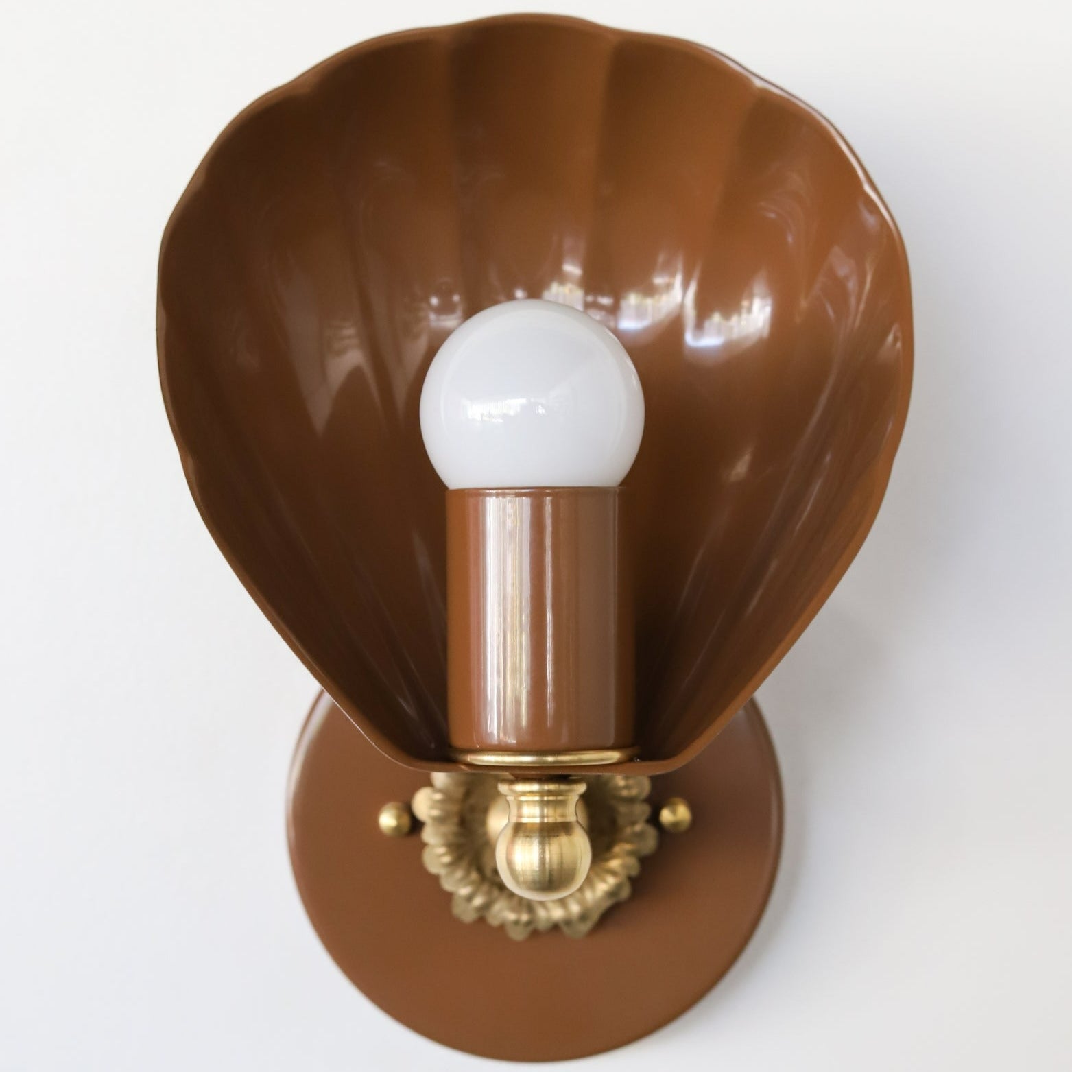 Shell Shape Wall Sconce - Brass Accents Steel Light for Eclectic Decor