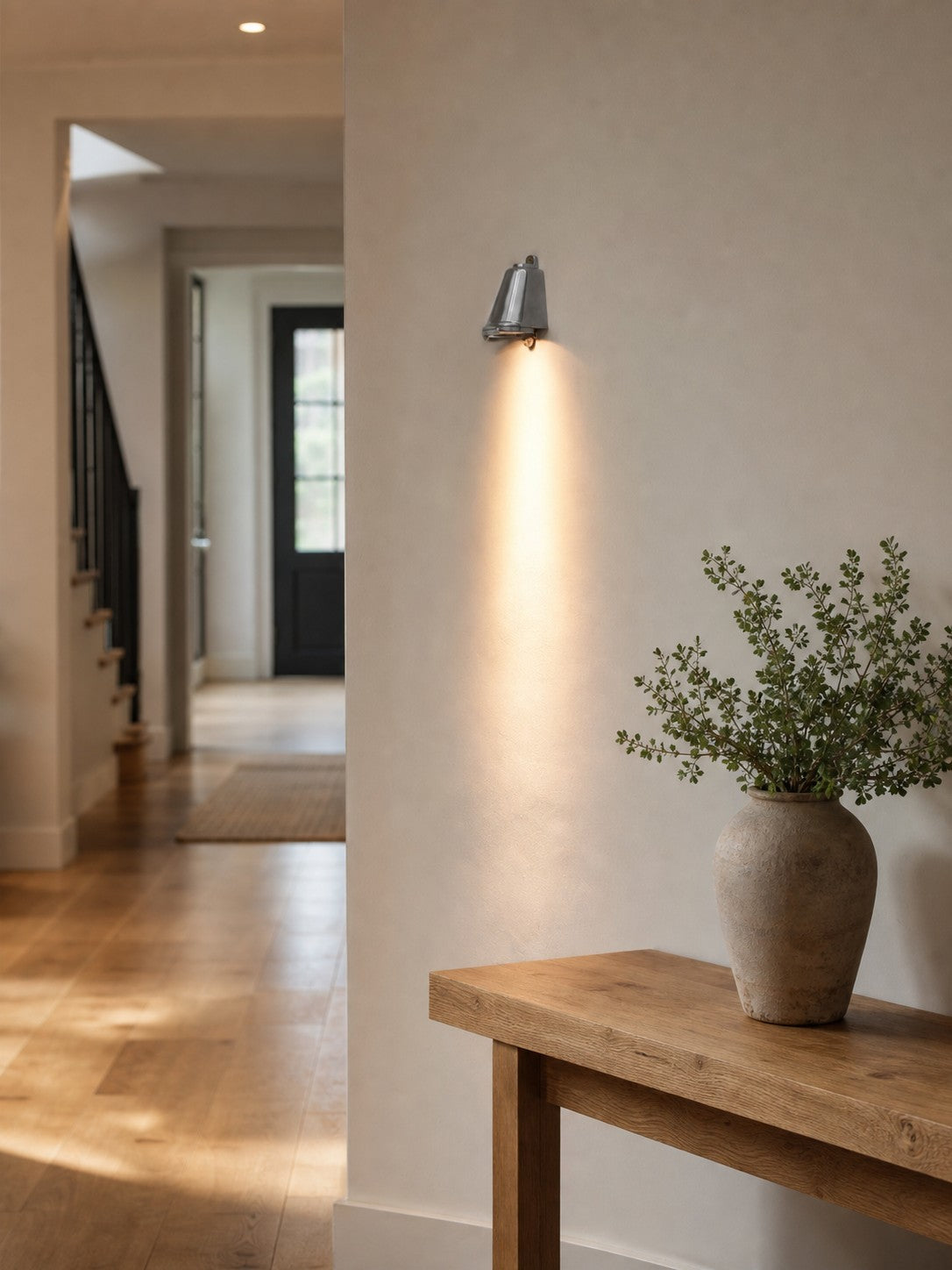 Mast Wall Lamp