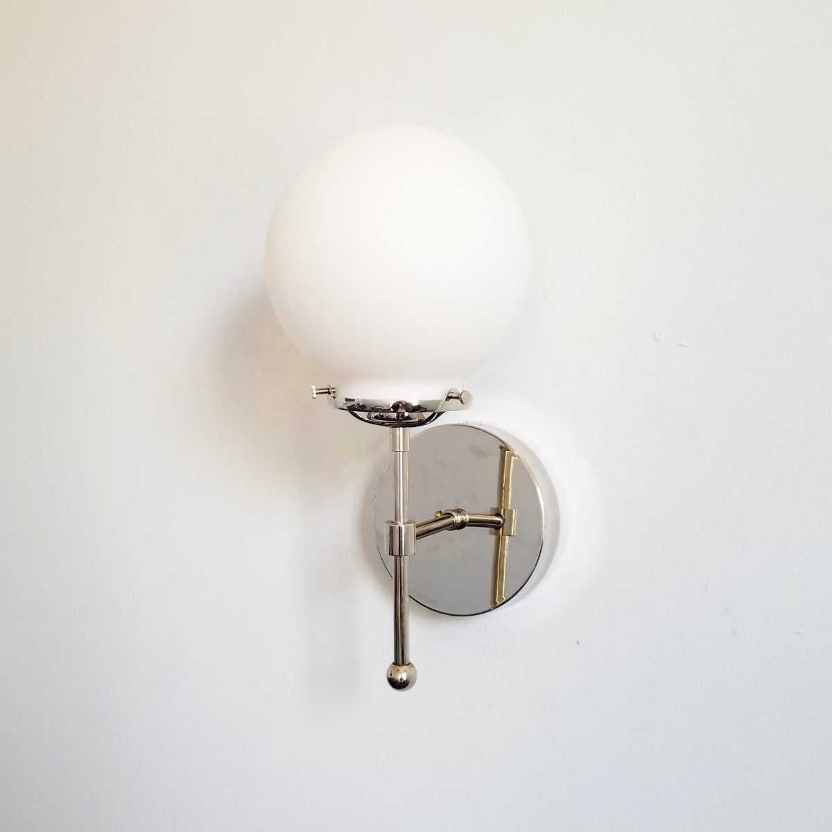 Modern Metal Globe Wall Light - Illuminate Your Space