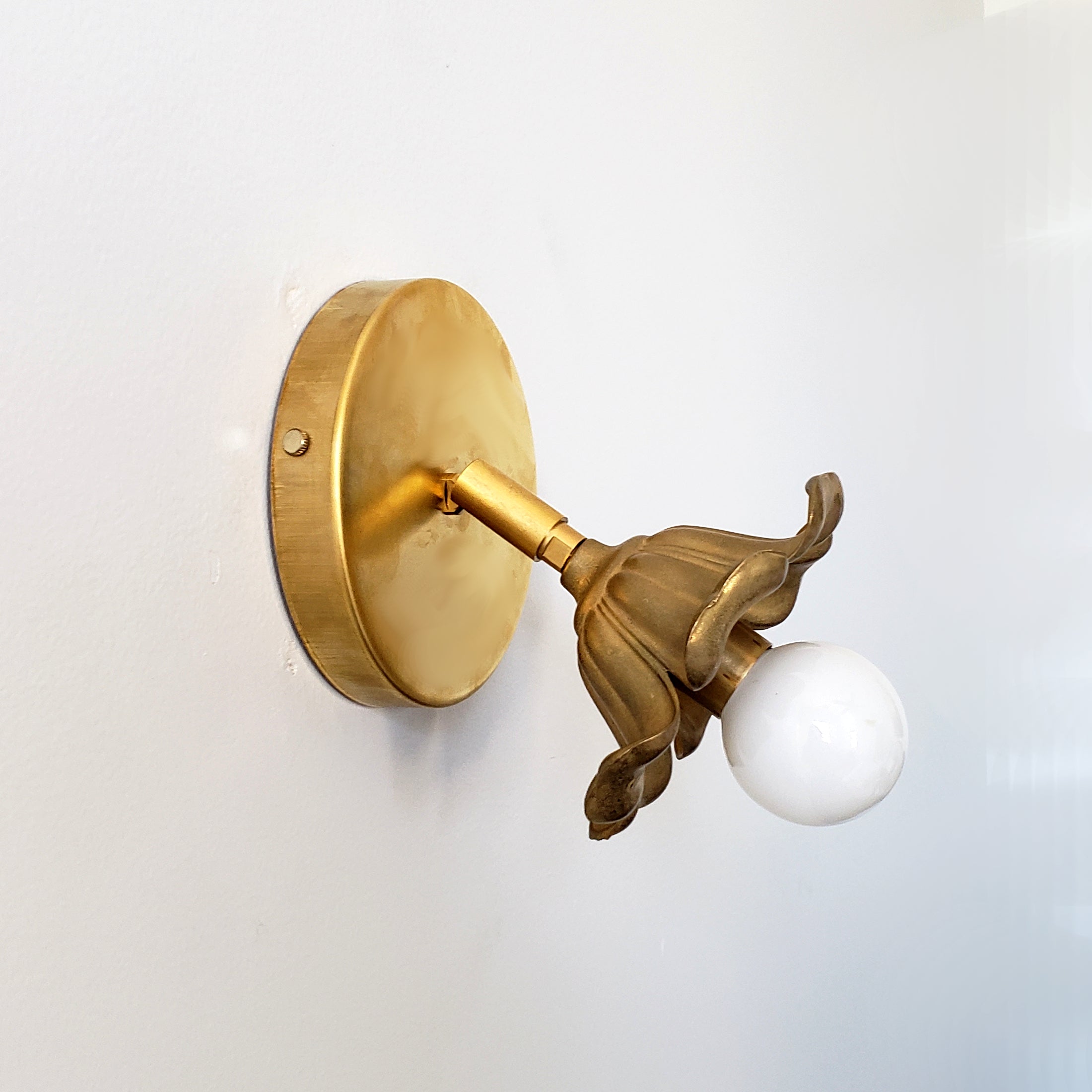 Romantic Brass Sconce - Adjustable Flower Cup Wall Light for Cozy Spaces