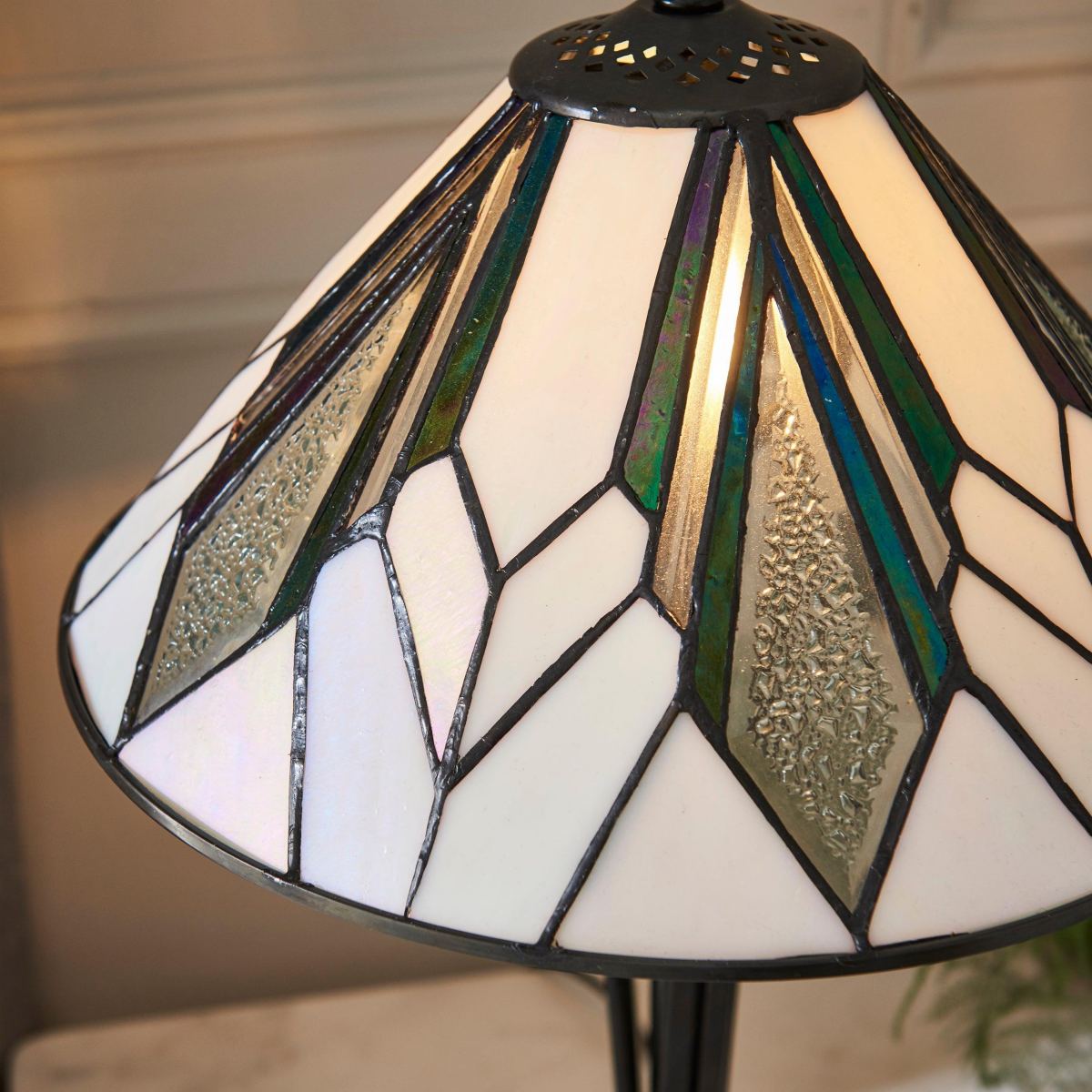 TF Astoria Art Deco Stained-Glass Table Lamp – Bevelled & Iridescent Shade for Bedroom or Living Room