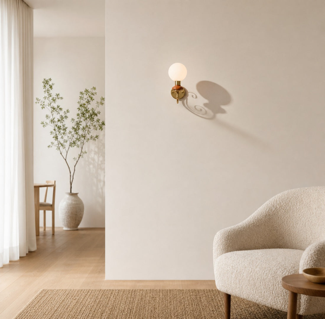 Noirvex Sculptural Metal Wall Lamp – Elegant Vertical Design for Living Spaces