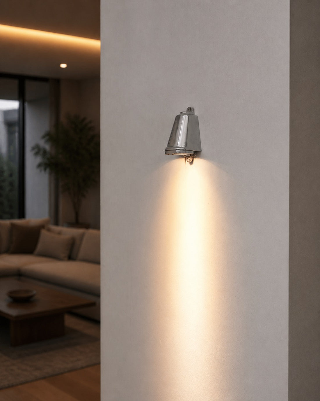 Mast Wall Lamp