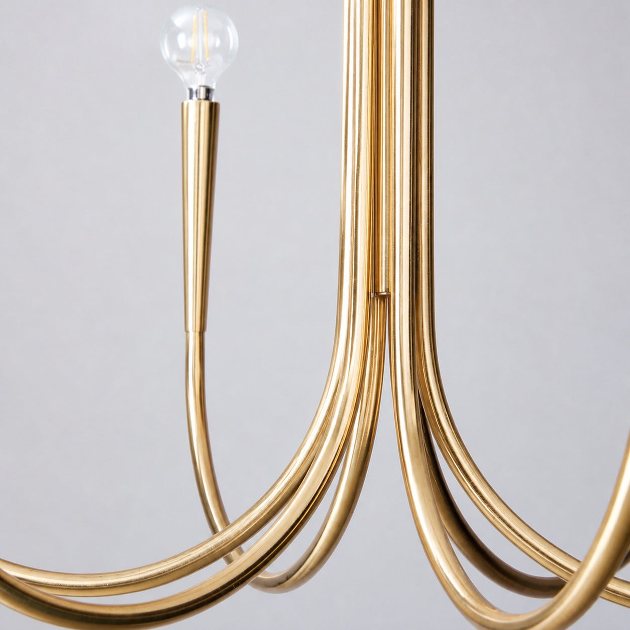 Borvia Swoop Arm Chandelier - Vintage-Inspired Modern Perfect for Home