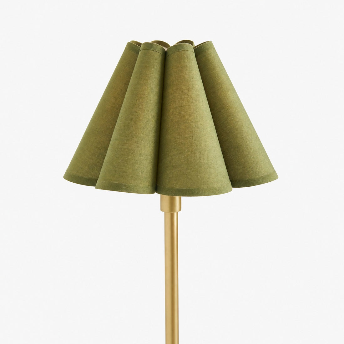 Capirise Gold Scalloped Shade Floor Lamp - Contemporary Metal Lighting for Bedroom