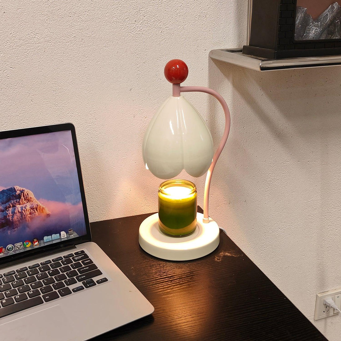 Flower - Shaped Wrought Iron Table Lamp