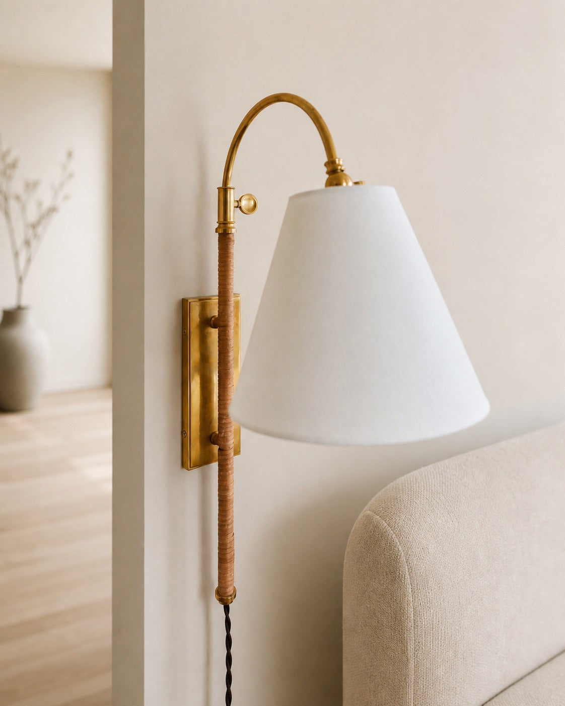 Curves Plug-In Sconce