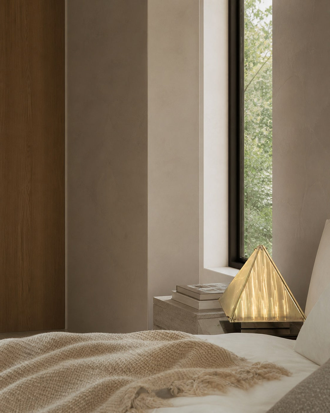 Fragment Table Lamp