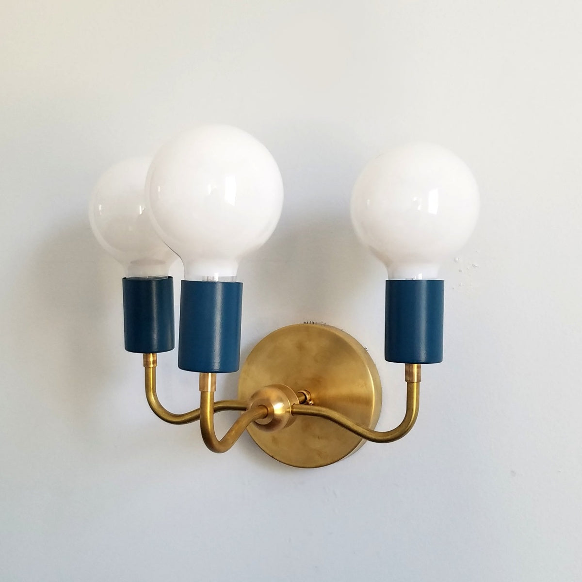 Vintage Style Elegant Three - Arm Metal Wall Sconce