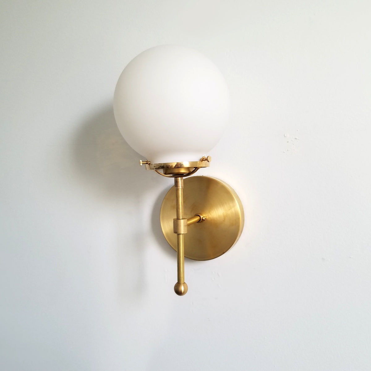 Modern Metal Globe Wall Light - Illuminate Your Space