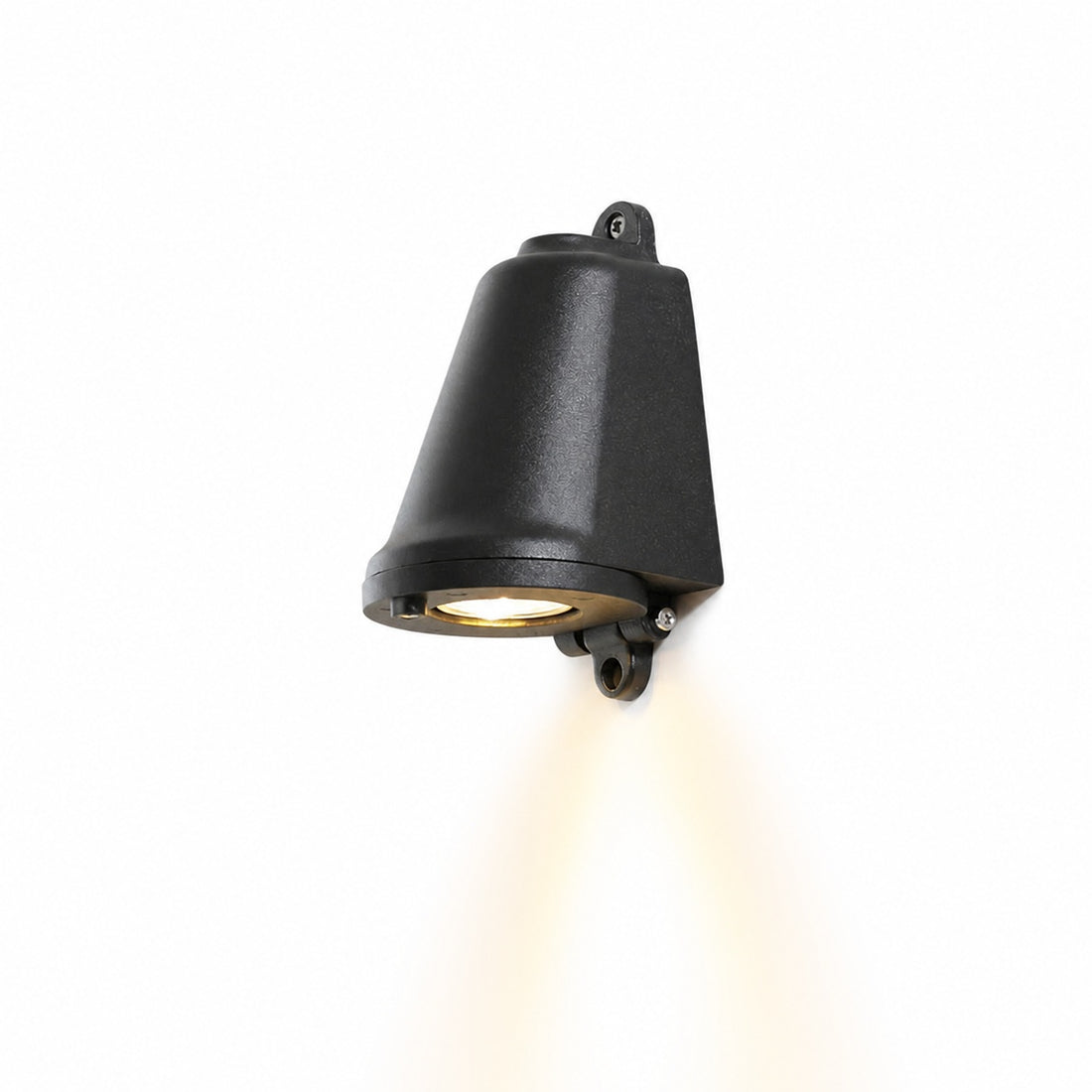 Mast Wall Lamp