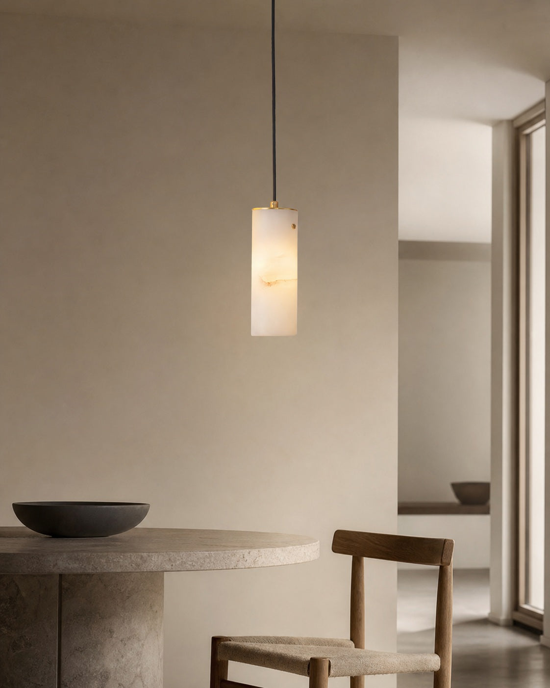 Nula Vertical Alabaster Pendant Light