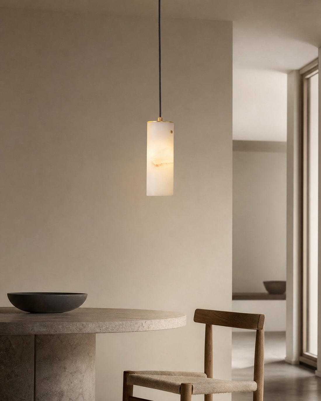 Nula Vertical Alabaster Pendant Light