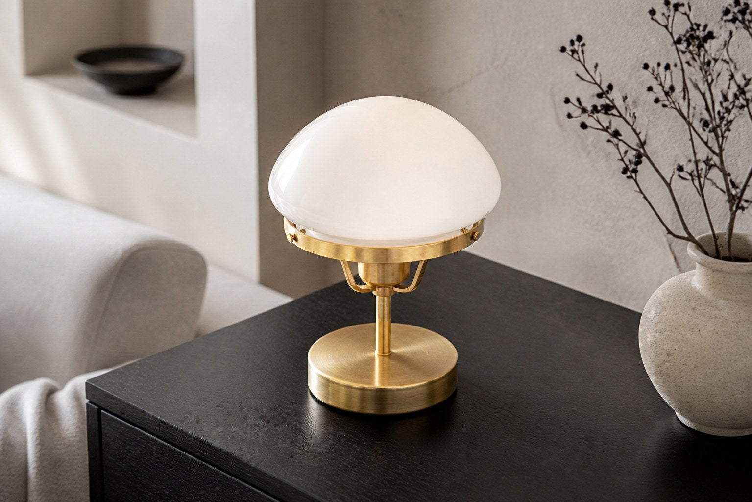 Ornato Luxe Modern Brass or Black Table Lamp - Elegant Desktop Lighting Fixture