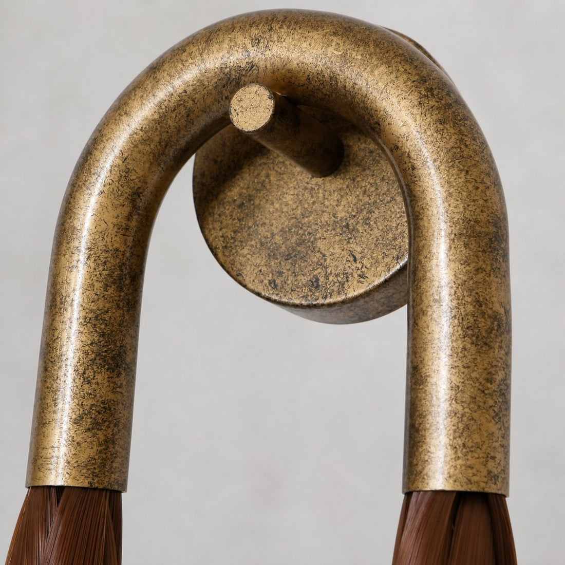 Strandia Minimalist Curved Arm Wall Lamp - Japandi style Accent Light for Hallway