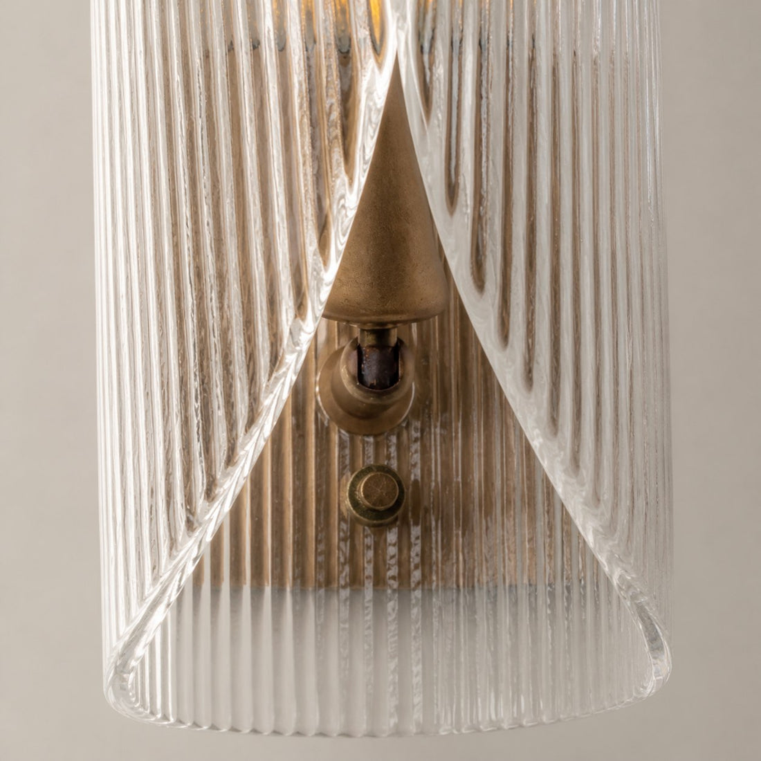 Velora Cylinder Glass Wall Light – Refined Brass Wall Sconce for Entryway or Bedside