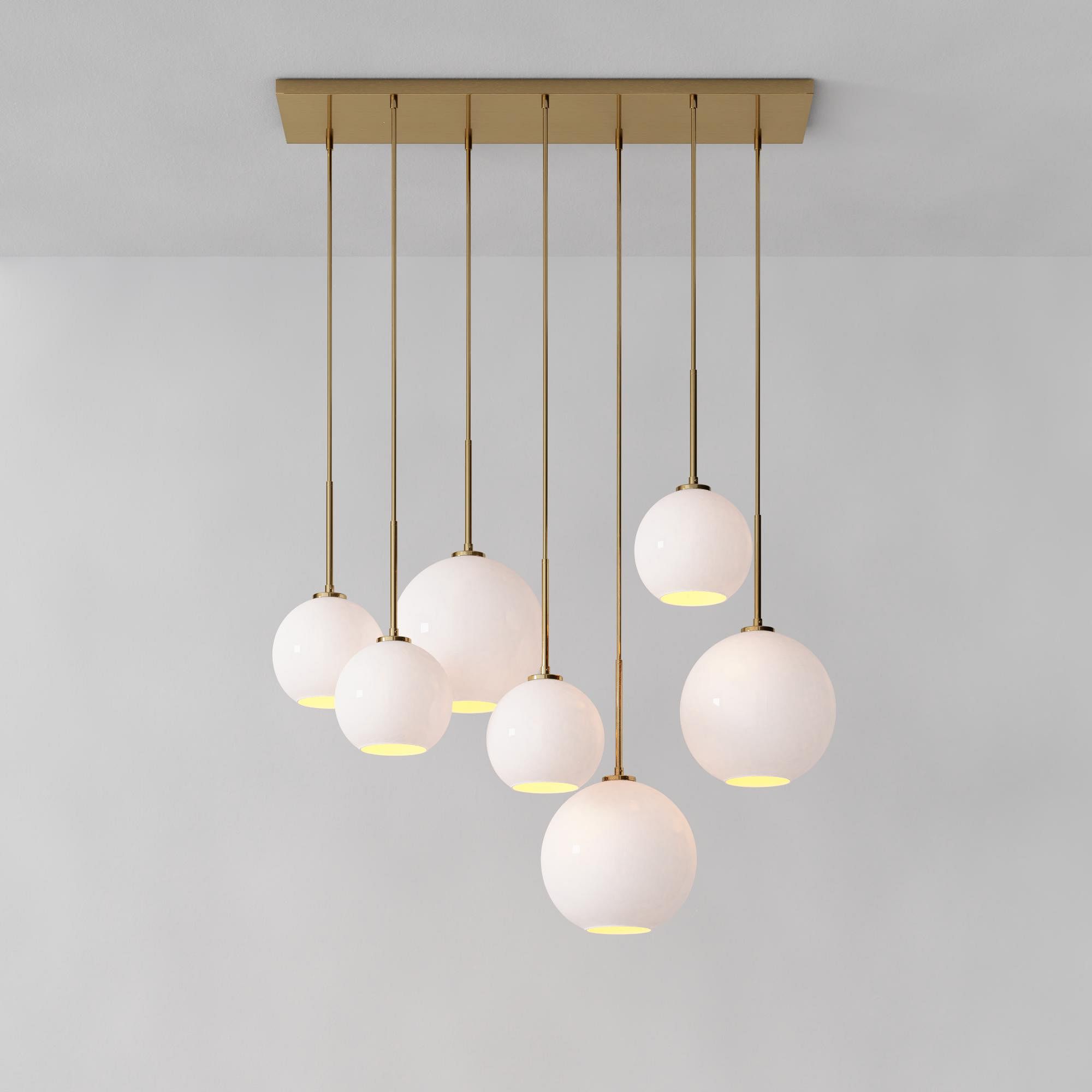 Selvion Contemporary 7-Light Globe Chandelier – Ambient Lighting for Hotel Lobbies or Homes