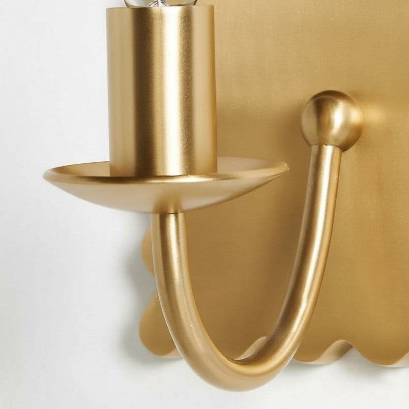 Modo Decorative Wall Light – Modern Wavy Metal Wall Sconce for Bedrooms and Hallways