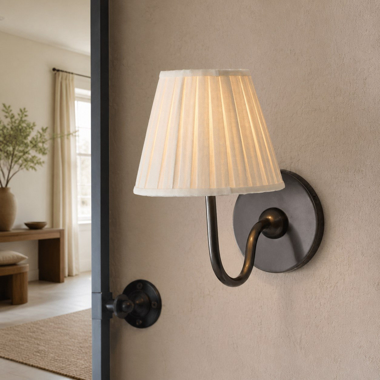 Luvora Vintage Pleated Shade Wall Lamp - Modern Brass Linen Wall Lighting