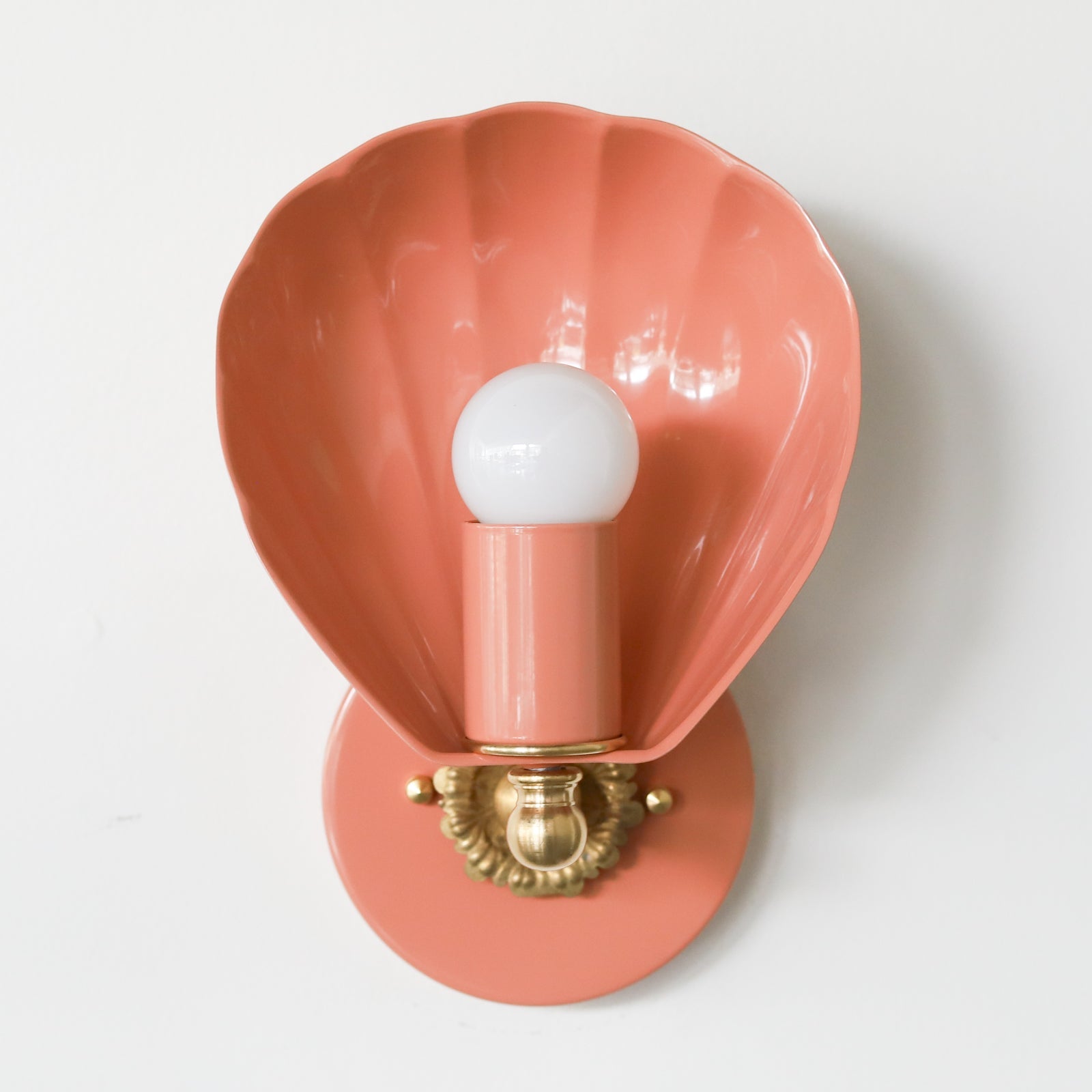 Shell Shape Wall Sconce - Brass Accents Steel Light for Eclectic Decor