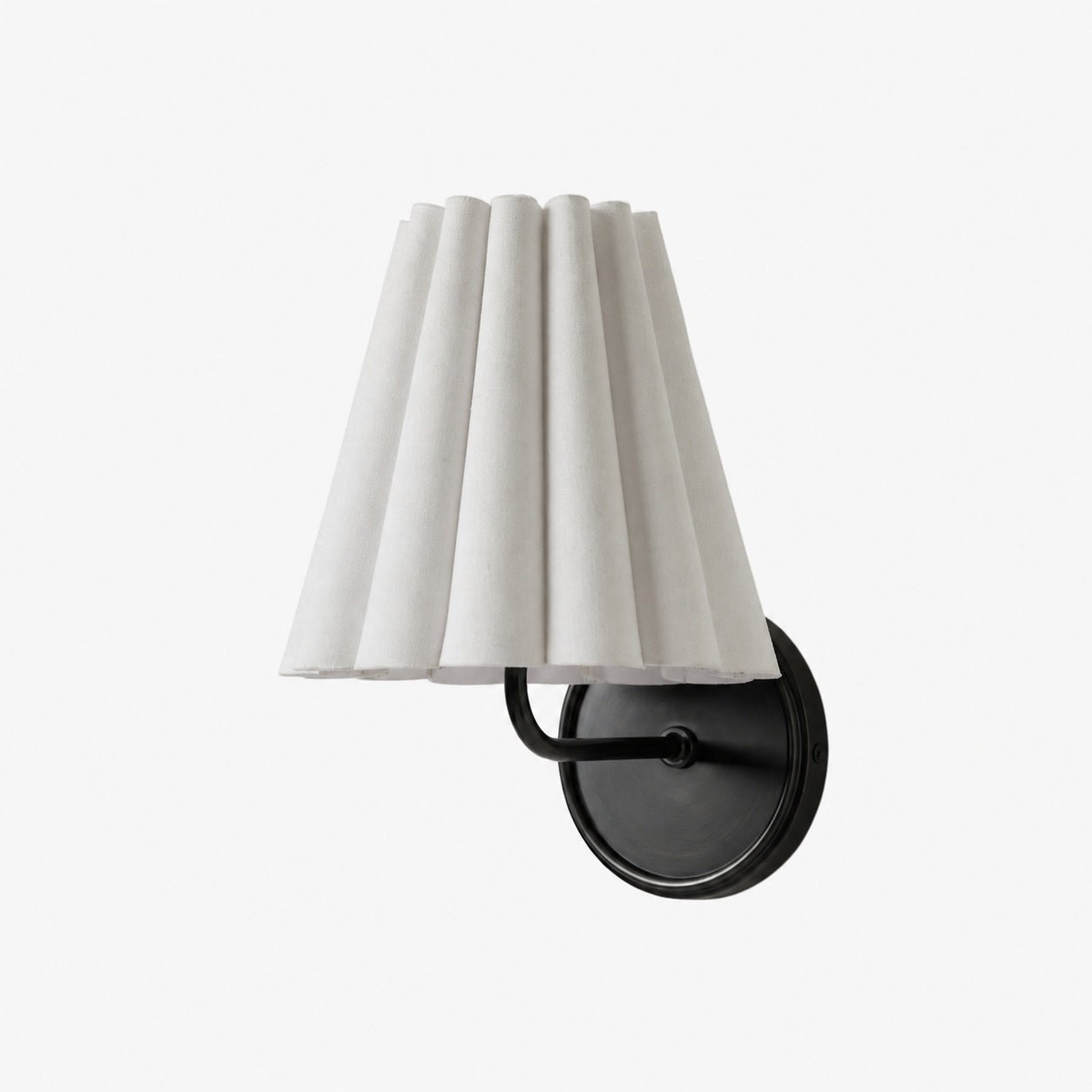 Ruffmeto Fabric Wall Sconce – Featuring Pleated Detailing on a Sculptural Metal Frame for Study or Hallway