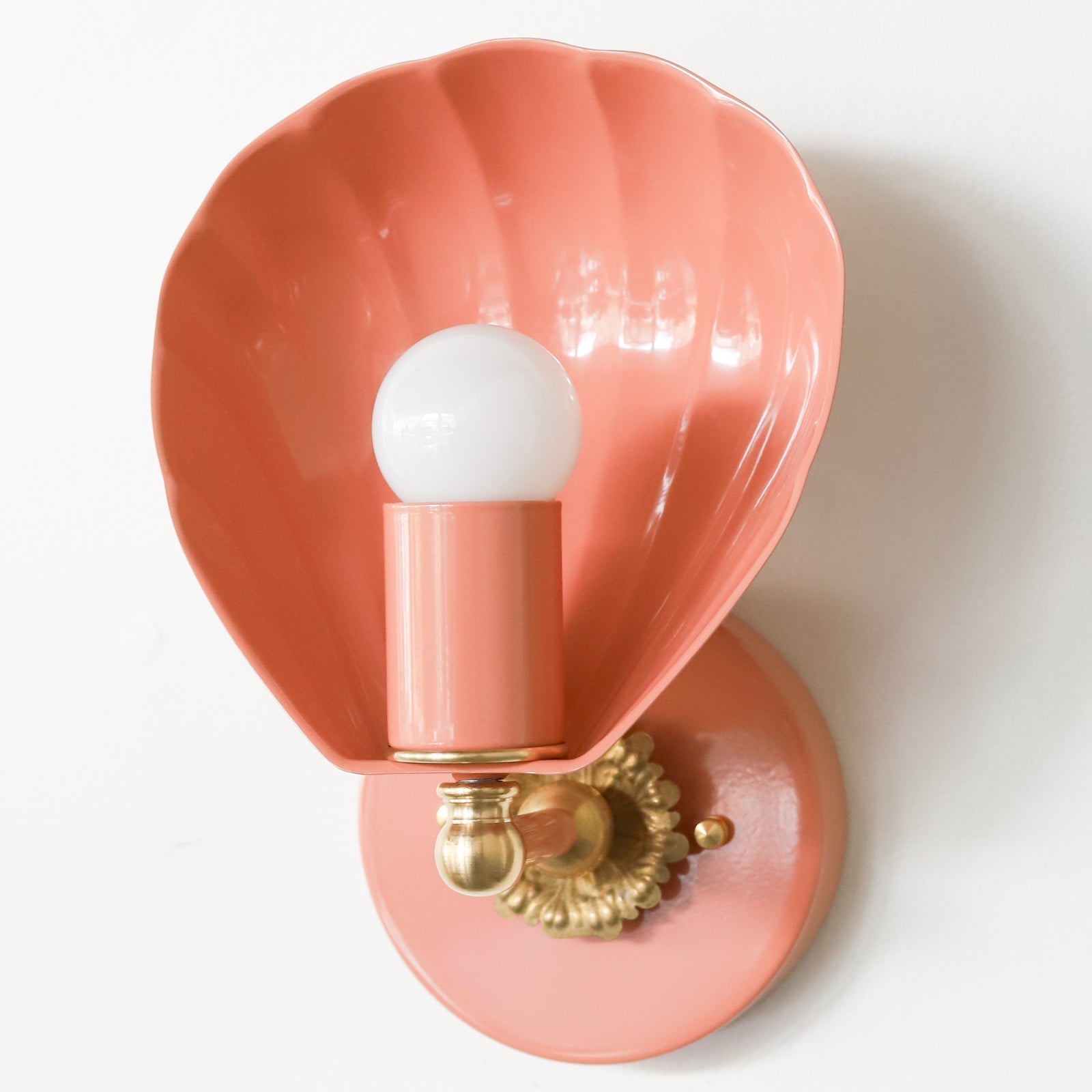 Shell Shape Wall Sconce - Brass Accents Steel Light for Eclectic Decor